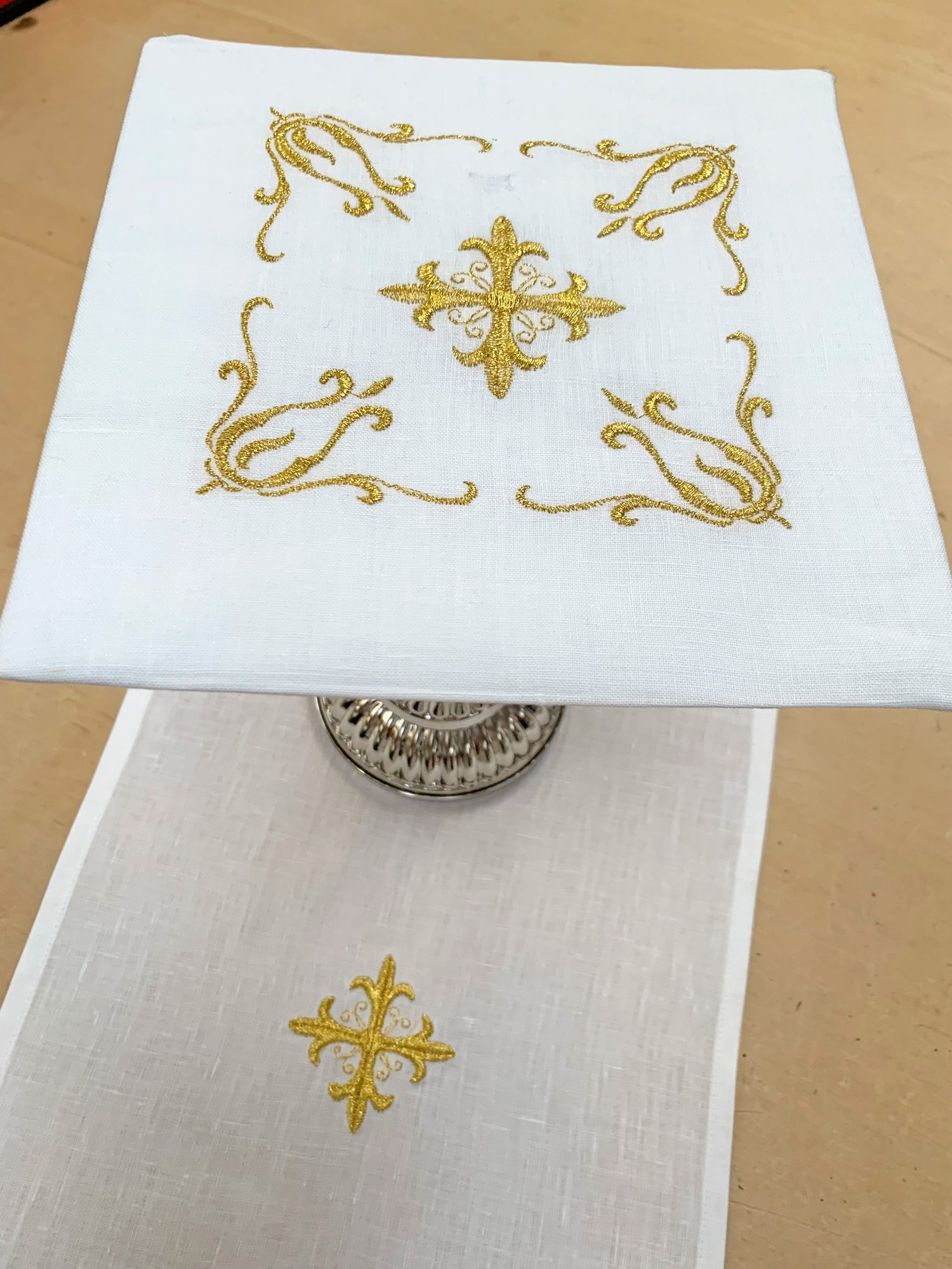 Mass Linen Set with Gold Embroidery - SO078